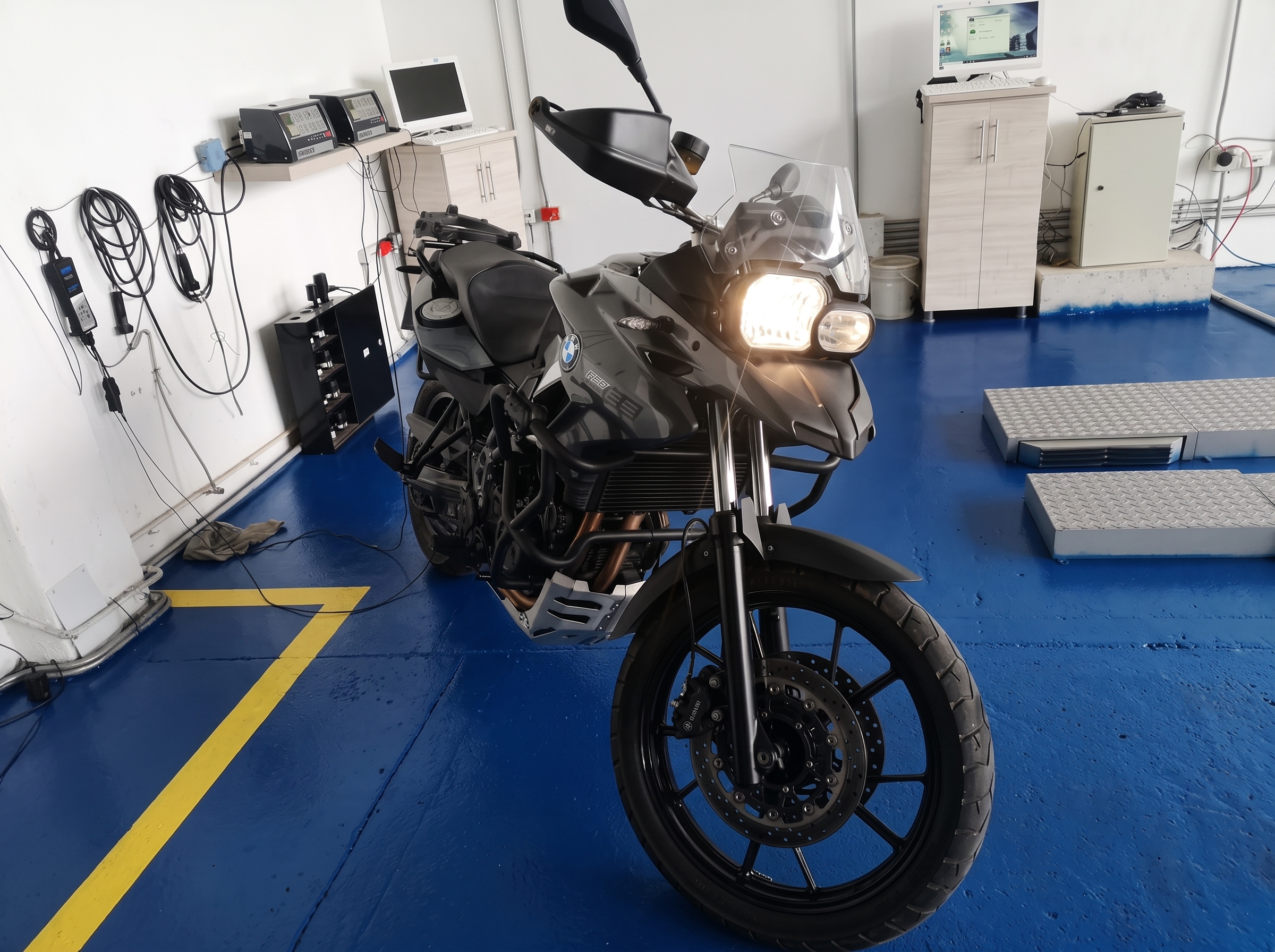 Motocicleta ubicada en la línea de inspección de CDA El Cacique